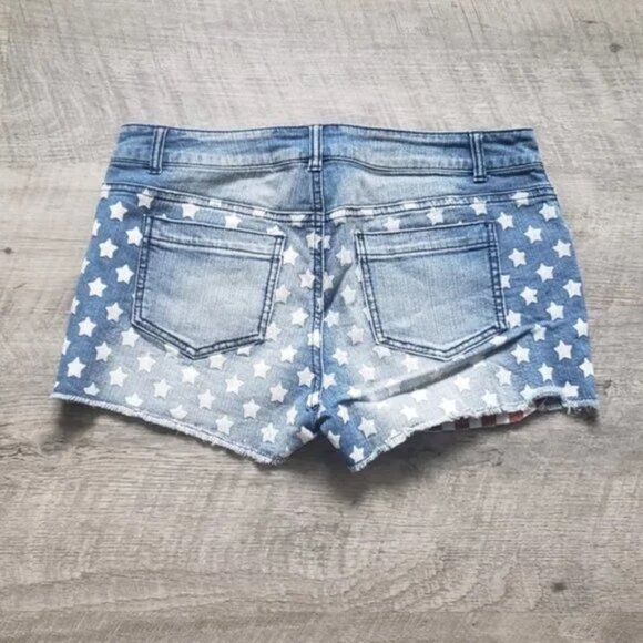American Flag Themed Distressed Jean Shorts. - Picture 2 of 4